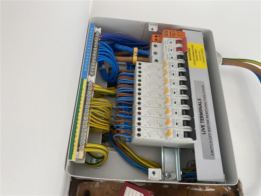 Neat consumer unit wiring
